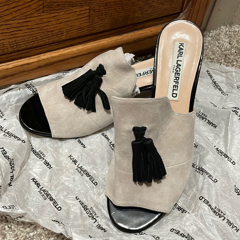 Karl Lagerfeld Tan/Black Suede Slides, 6.5, NEW